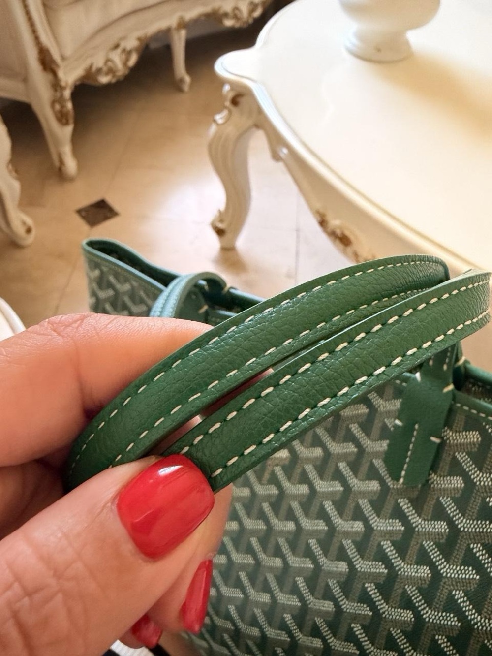 Elegant Green Tote Bag with Geo Pattern - Picture 2 of 4